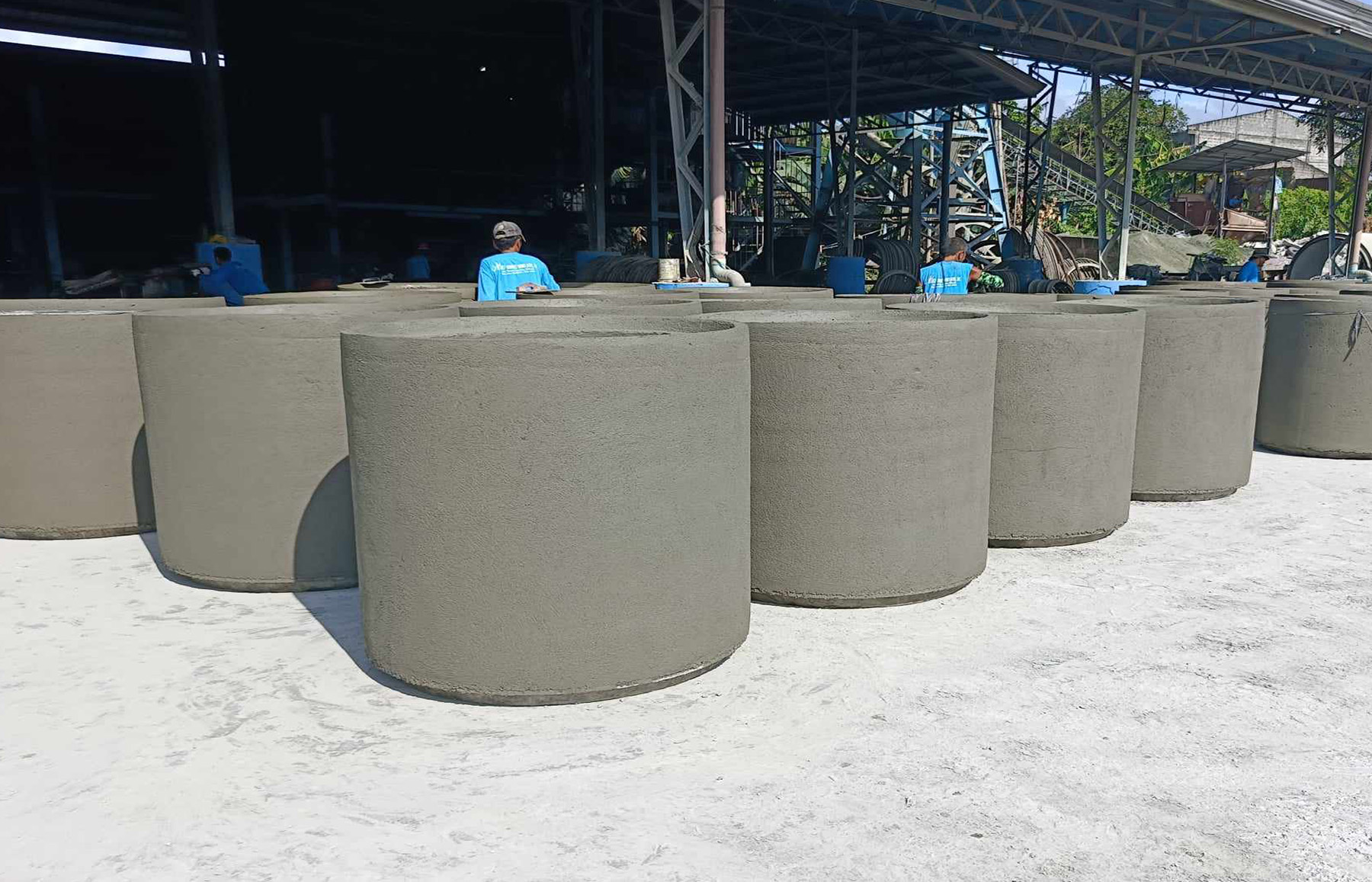 <div style="text-shadow: 1px 1px #000000;"><b>WE BUILD OUR GOALS </b></div>